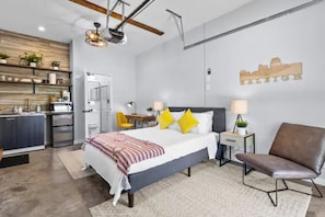 1 habitación, escritorio, wifi gratis y ropa de cama
