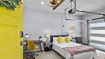 1 bedroom, desk, free WiFi, bed sheets