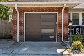 Exterior - The Garage Oasis~Walkable~Pets~Downtown~Unique! (Raleigh)