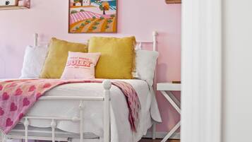 3 chambres, fer et planche à repasser, Wi-Fi gratuit, draps fournis