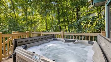 Bain à remous extérieur