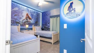 5 dormitorios, tabla de planchar con plancha, cuna de viaje