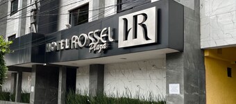 โรงแรมรอสเซล พลาซ่า
