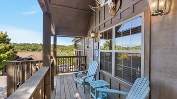 House, Multiple Beds, Balcony, Garden View (Grey Moose Lodge) | Property grounds