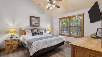 House, Multiple Beds, Balcony, Garden View (Grey Moose Lodge) | 3 bedrooms, individually decorated, individually furnished