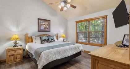 Grey Moose Lodge w/ Amenities Access!