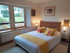 4 chambres, bureau, fer et planche à repasser, Wi-Fi gratuit