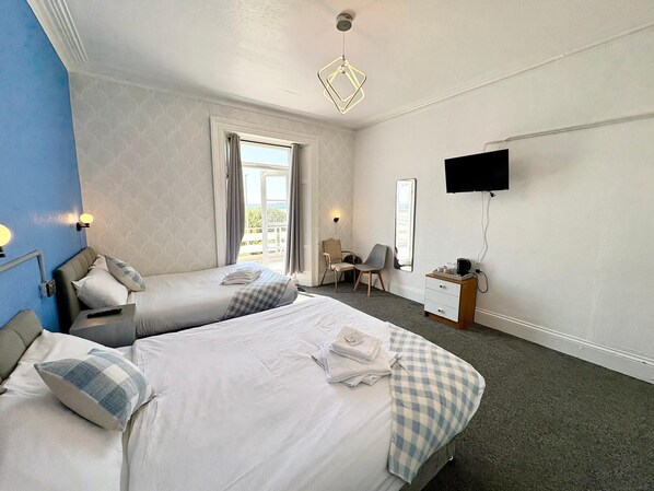 Quadruple Room, Ensuite, Sea View | Free WiFi, bed sheets