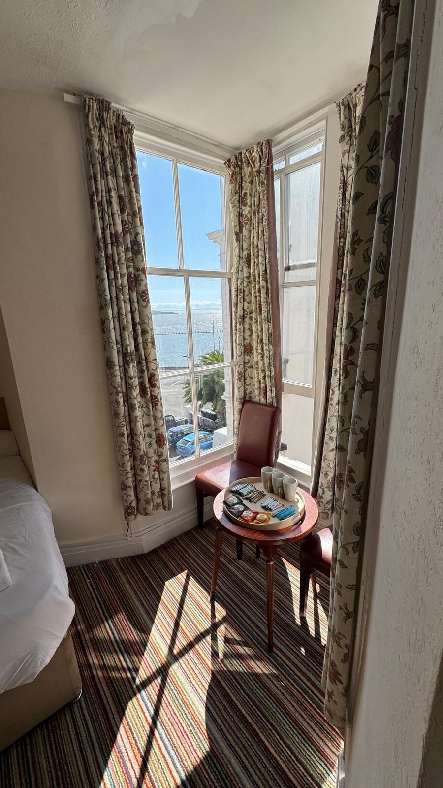 Chambre Triple Standard, salle de bains attenante, vue mer