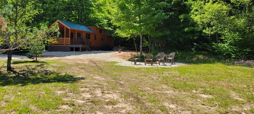 Log Cabin Tiny Home Getaway on 22 acres