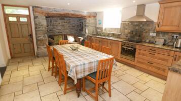 Fridge, dishwasher, electric kettle, toaster