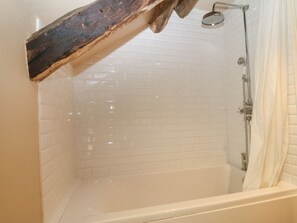 Shower - Tyn Llwyn (Talsarnau)
