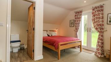 4 bedrooms, individually decorated, individually furnished, free WiFi