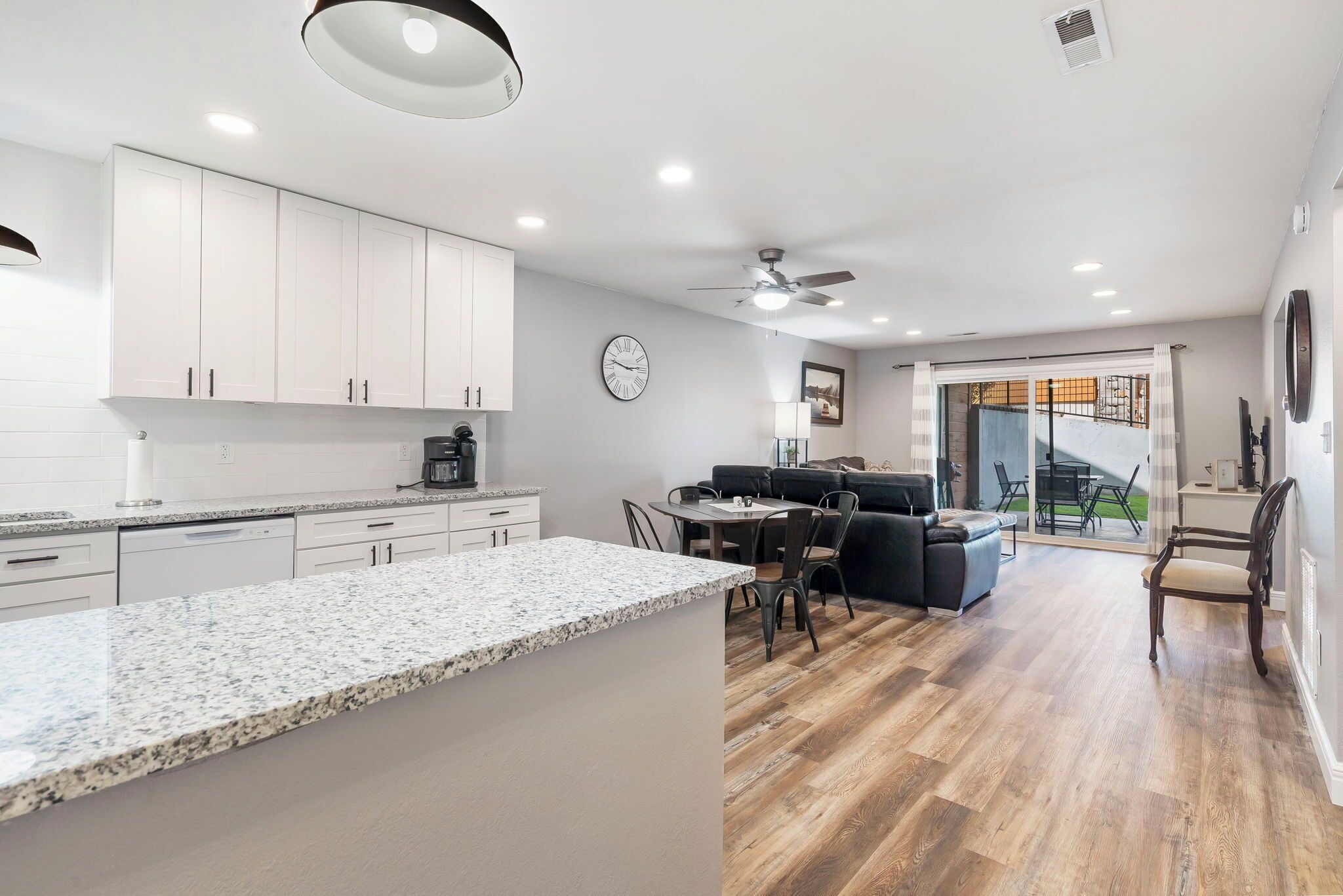 Apartamento, varias camas, bañera de hidromasaje (Avondale Darling) | Cocina privada | Cafetera o tetera