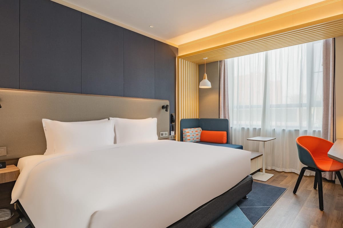 WiFi (free), bed sheets