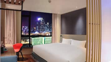 Standard Room, 1 King Bed, Non Smoking, City View | Free WiFi, bed sheets