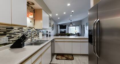 Relaxing Penthouse at Heldstab Haven