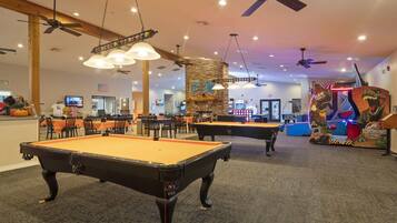 公寓客房, 多張床, 陽台, 高球場景觀 | 遊戲室