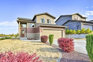 Exterior - Pet-Friendly Poulsbo Abode w/ Mountain Views! (Poulsbo)