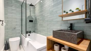 House (3 Bedrooms) | Bathroom | Hair dryer, towels