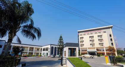 The Grand Palace Hotel