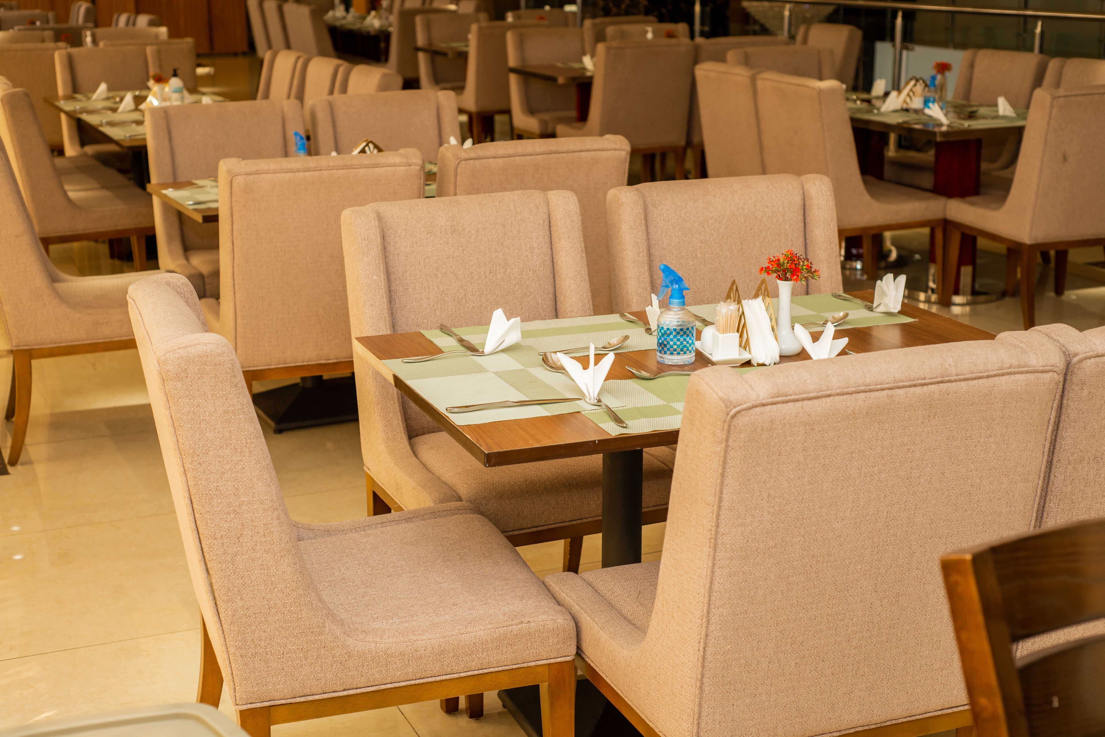 3 restaurants, breakfast, lunch, dinner served; Eritrean cuisine