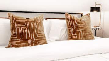 4 bedrooms, desk, iron/ironing board, free WiFi