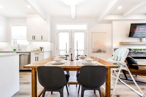 Dining - Nordic Retreat | 4BR | Min to WEM & DT | AirCon! (Edmonton)