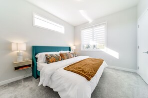 4 bedrooms, desk, iron/ironing board, travel crib