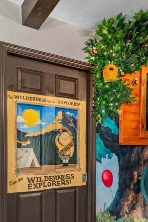 Interior - Disney Explorer - Sauna, Theater, Arcade and More! (Garden Grove)