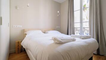 1 bedroom, internet, bed sheets