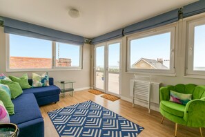 Smart TV, books - 2 bedr apmt, seaview terrace, central Broadstairs (Broadstairs)