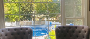 Location Location, spacious 5Br 4 bath house in oldtown w/hot tub & firepit.