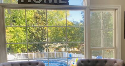 Location Location, spacious 5Br 4 bath house in oldtown w/hot tub & firepit.
