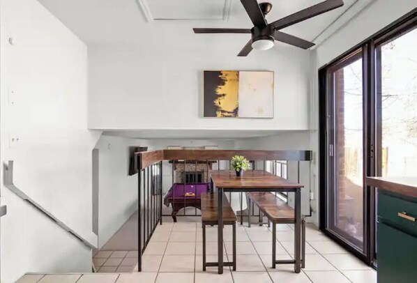 Dining - Centralized 3bd/3bath Home: DIA/Hwy/3ntertainment! (Aurora)