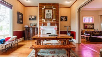 House, Multiple Beds, Balcony, Garden View | Interior