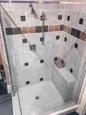 House, Multiple Beds, Balcony, Garden View | Bathroom | Shower, hair dryer, towels - The Purple House (Nashville)