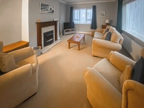 Living area - 3 bedroom accommodation in Rhos on Sea (Rhos on Sea)