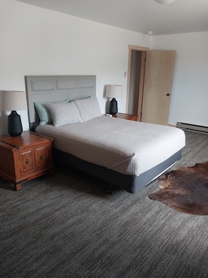 4 bedrooms, iron/ironing board, travel cot, WiFi
