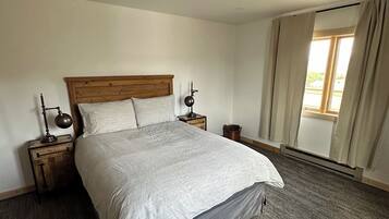 4 habitaciones, tabla de planchar con plancha y cuna de viaje