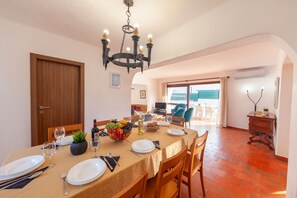 Dining - Villa w/ Heatable Pool and BBQ in Albufeira (Albufeira)