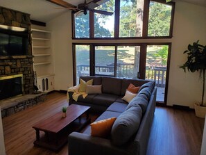 Smart-TV, Tischfußball, Computerbildschirme