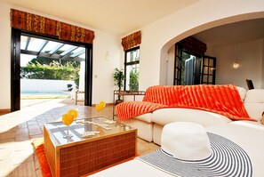 TV, DVD player, table football, ping pong