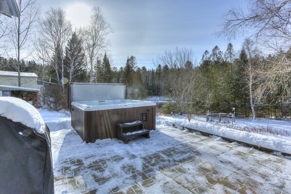 Bain à remous extérieur