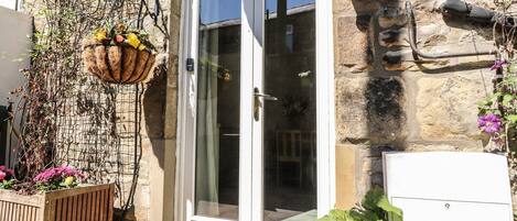 Deluxe House, Private Bathroom | Garden