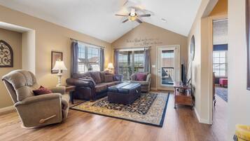 Townhome, Multiple Beds, Balcony (The Hogue Penthouse) | Living area