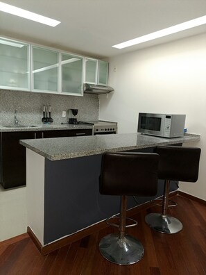 Fridge, microwave, oven, stovetop - Cozy apt, ideal for couples near Historic Center (Ciudad de México)