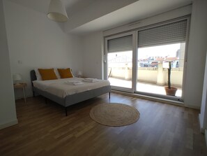 2 habitaciones, tabla de planchar con plancha y wifi gratis 