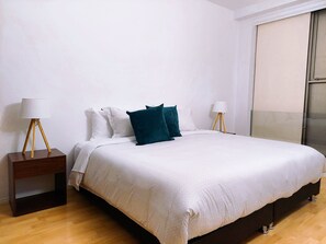 2 chambres, bureau, fer et planche à repasser, Wi-Fi gratuit