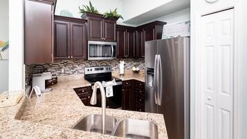 House, Multiple Beds, Pool Access, Pool View | Private kitchen | Fridge, microwave, oven, stovetop